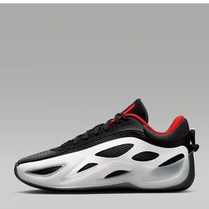 Jordan WMNS Heir Series 2 Low-Top Basketball Shoe - Black/White/Red